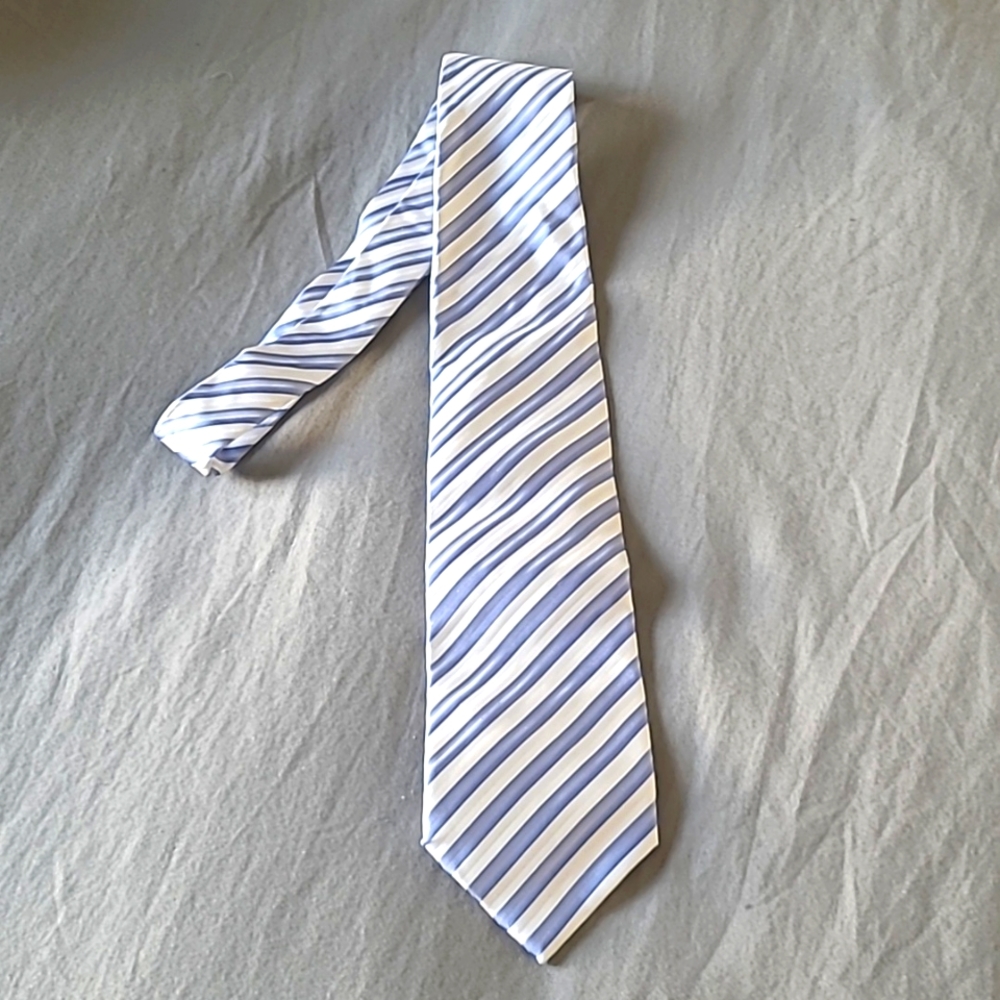 GEOFFREY BEENE Blue Patterned Silk Tie